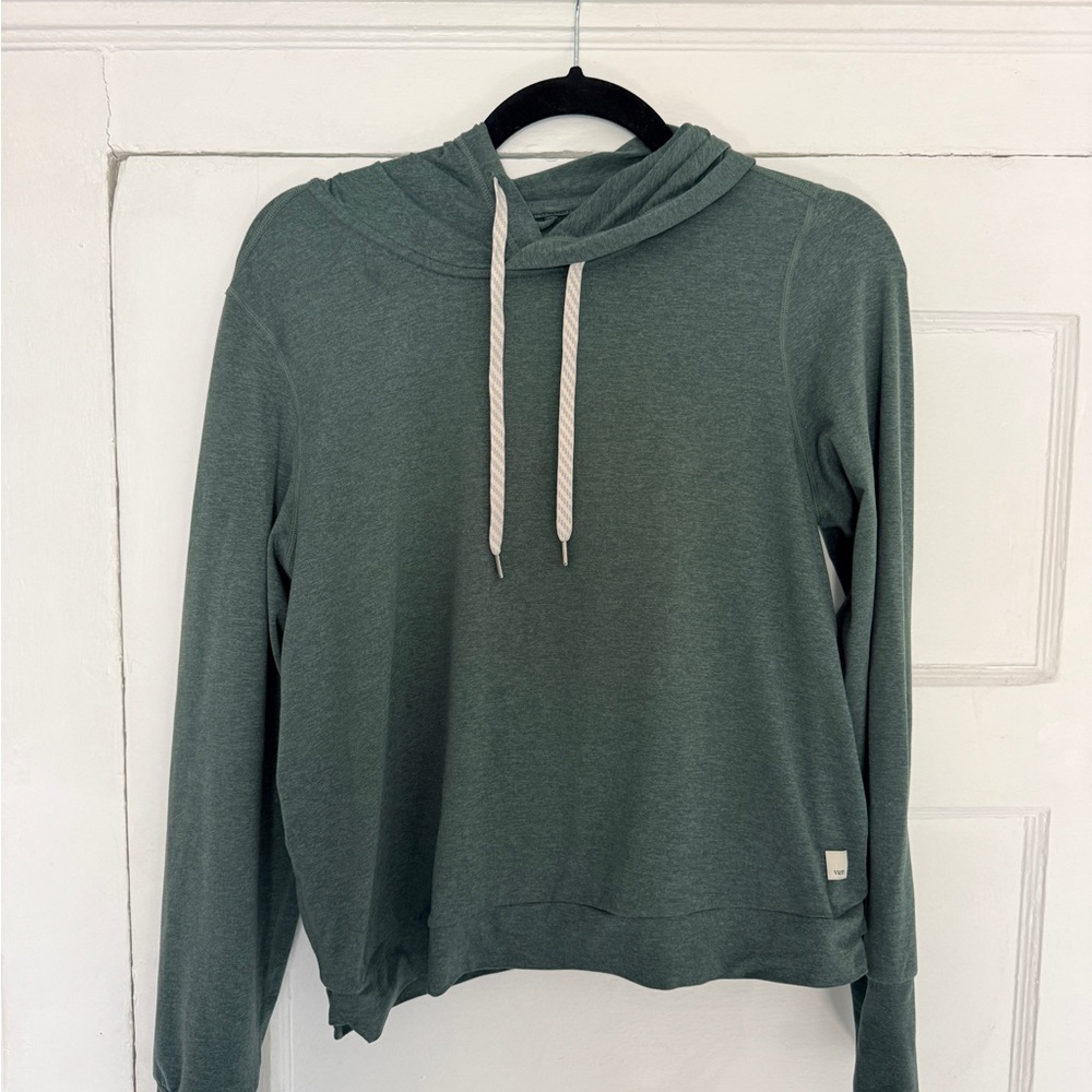 Vuori Lightweight Hooded Long-Sleeve in Sage Green
